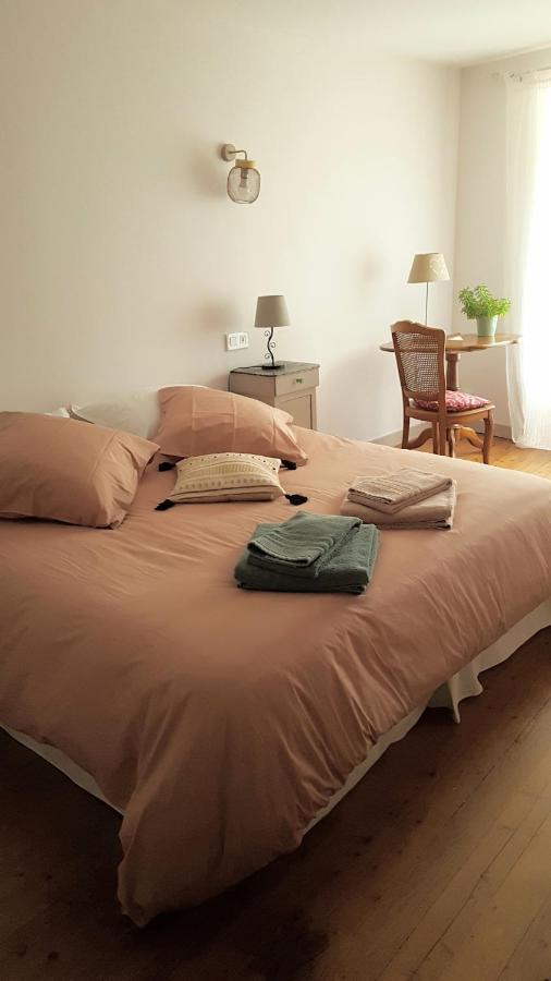 Les Chambres De Marthe Mesnay Luaran gambar